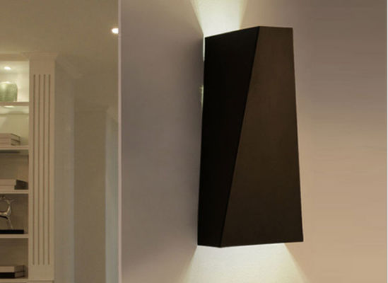 Luce moderna dell'interno materiale della parete di altezza 22cm del diametro 10.5cm del metallo