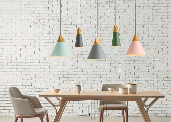 Piccola lampada di pendente della camera da letto del ristorante della barra del metallo di alluminio di legno variopinto minimalista moderno del caffè