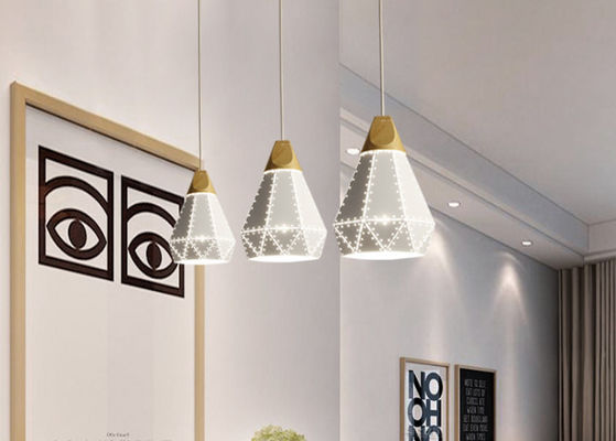 Lampada moderna della luce del pendente del ferro di legno europeo per l'hotel del salone della sala da pranzo