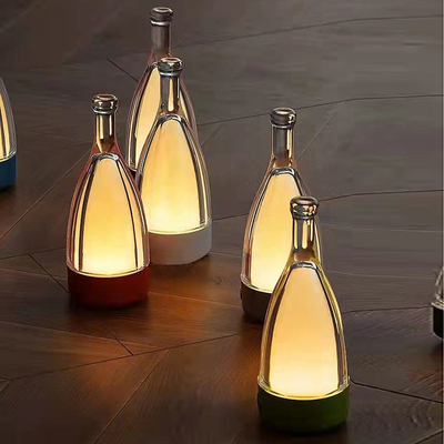 Forma ubriaca su ordinazione a tre colori moderna multifunzionale della bottiglia della lampada di comodino dell'hotel