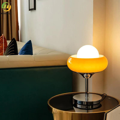 Forma acida 40W dell'uovo di Bauhaus della lampada di comodino di vetro del metallo giallo del LED