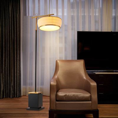 mostra verticale Hall Bedroom Floor Lamp delle lampade del ferro LED del nero 40W