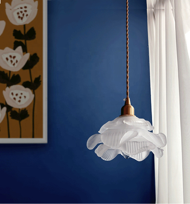 Luce d'attaccatura nordica di pendente del fiore dell'interno domestico di vetro moderno bianco della lampada
