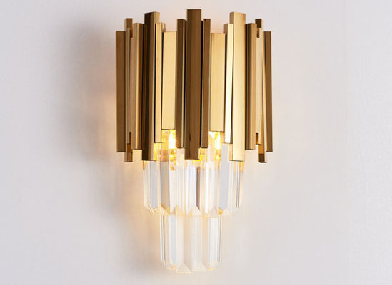 Lampada da parete di lusso in metallo oro moderno Lampada da parete di cristallo in ferro per interni